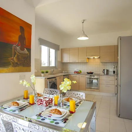 Picture Renting Your 5 Star Villa With Beautiful Private Pool, Protaras Villa 1471 וילה פאראלימני